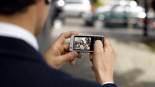 Sony Ericsson P1 Follows Up P990 By Going 25% Smaller